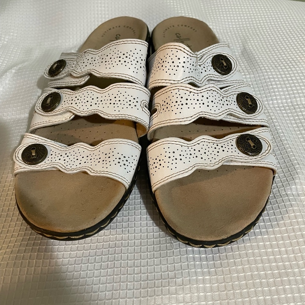 Clarks White and Black Leather Sandals - Picture 5 of 8